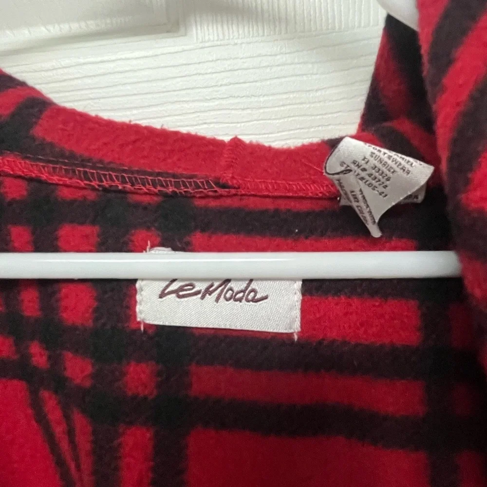 Moda Red and Black Plaid Poncho with Hood and Pockets - Picture 2 of 9